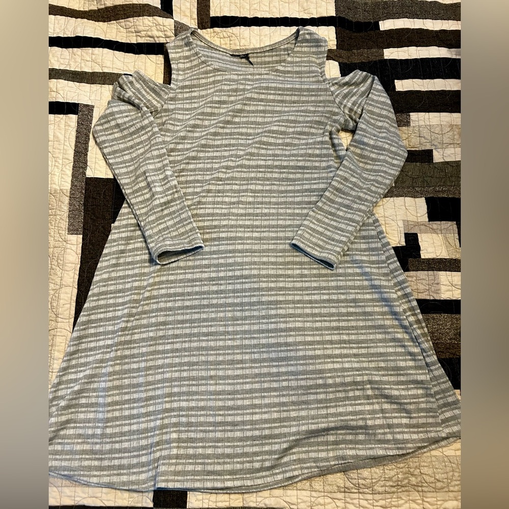 H&M cut out shoulder above the knee knit dress